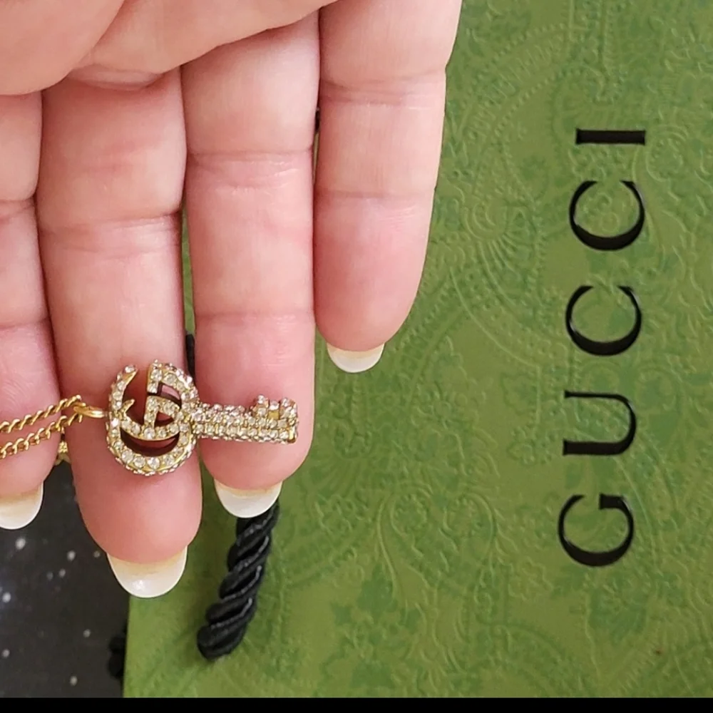 STUNNING LUXURY ๐ GUCCI KEY NECKLACE ๐ IN 14K GOLD PLATED - Picture 6 of 6